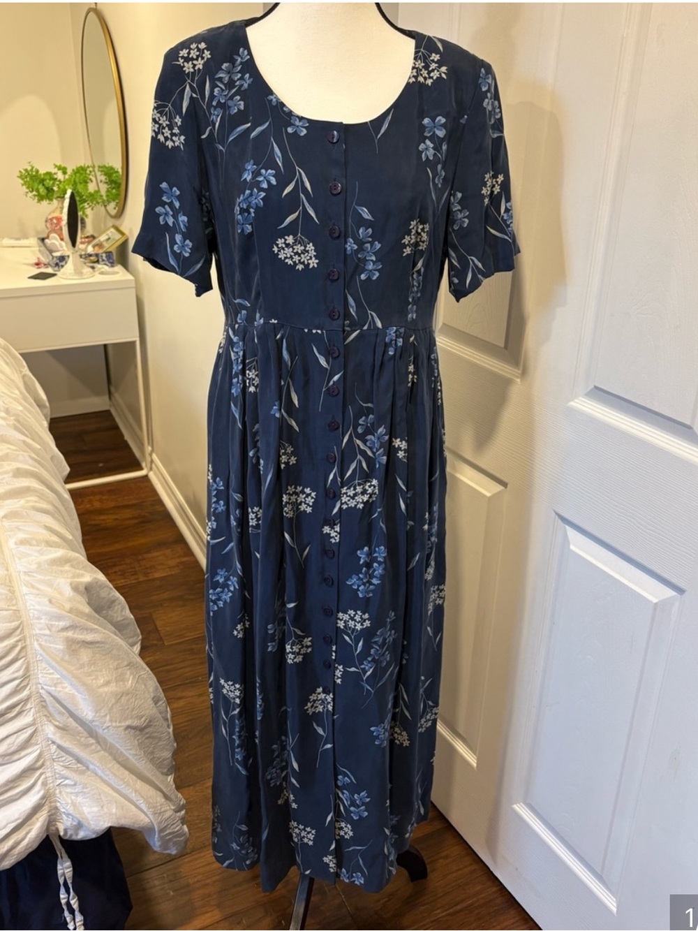 Vintage Liz Claiborne Blue Floral Rayon Button Front Midi Dress Size 8